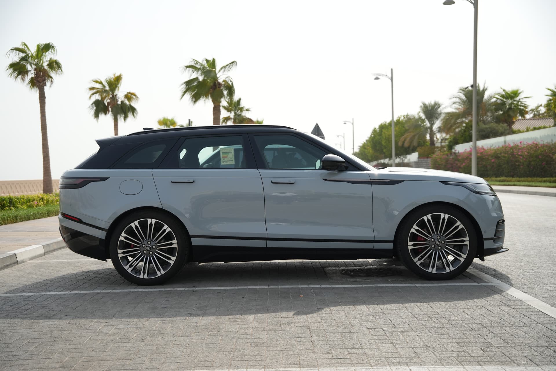 Land Rover Range Rover Velar 2025 huren Dubai - Detailweergave