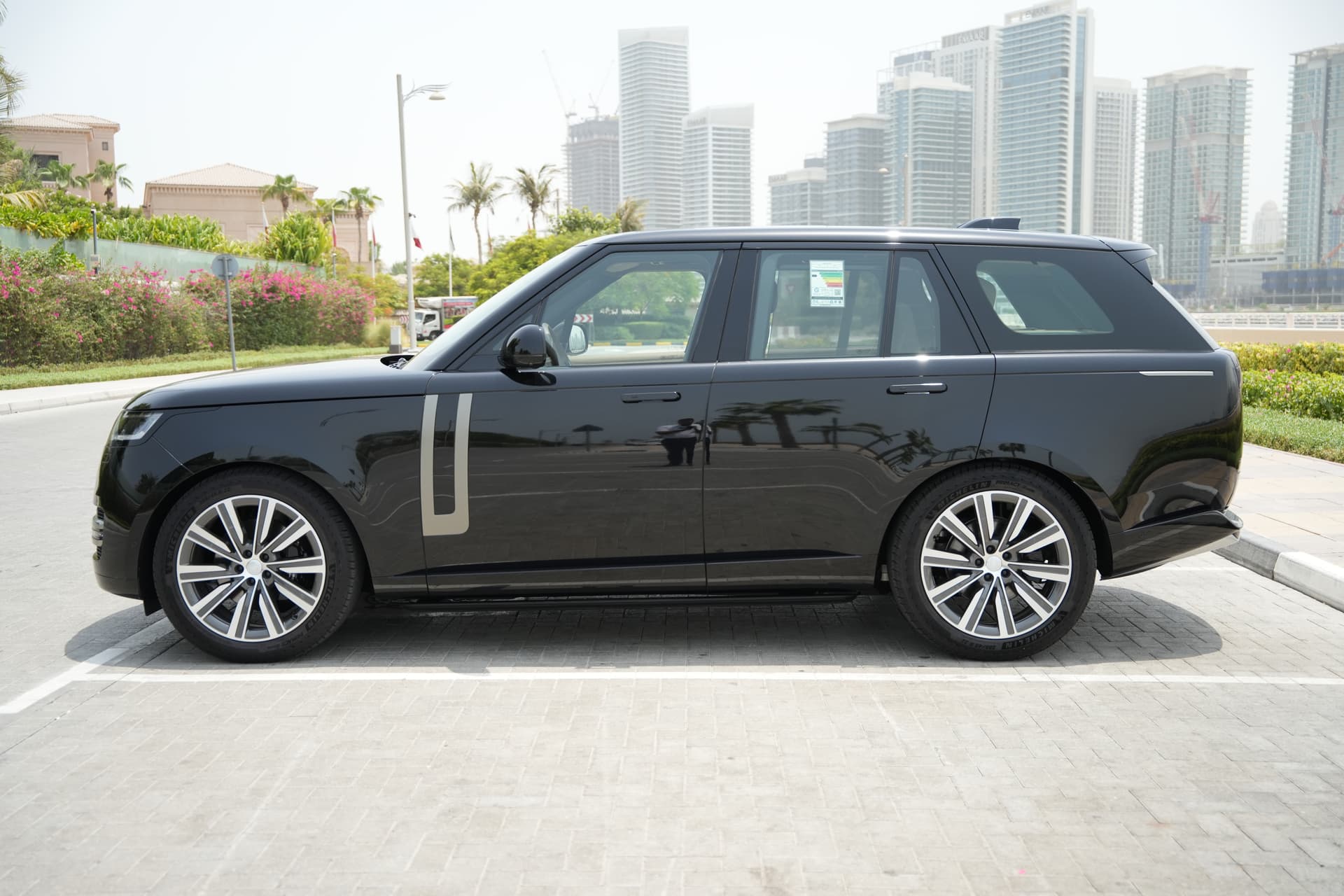 Land Rover Range Rover Vogue 2025 Rental Dubai - Detail View