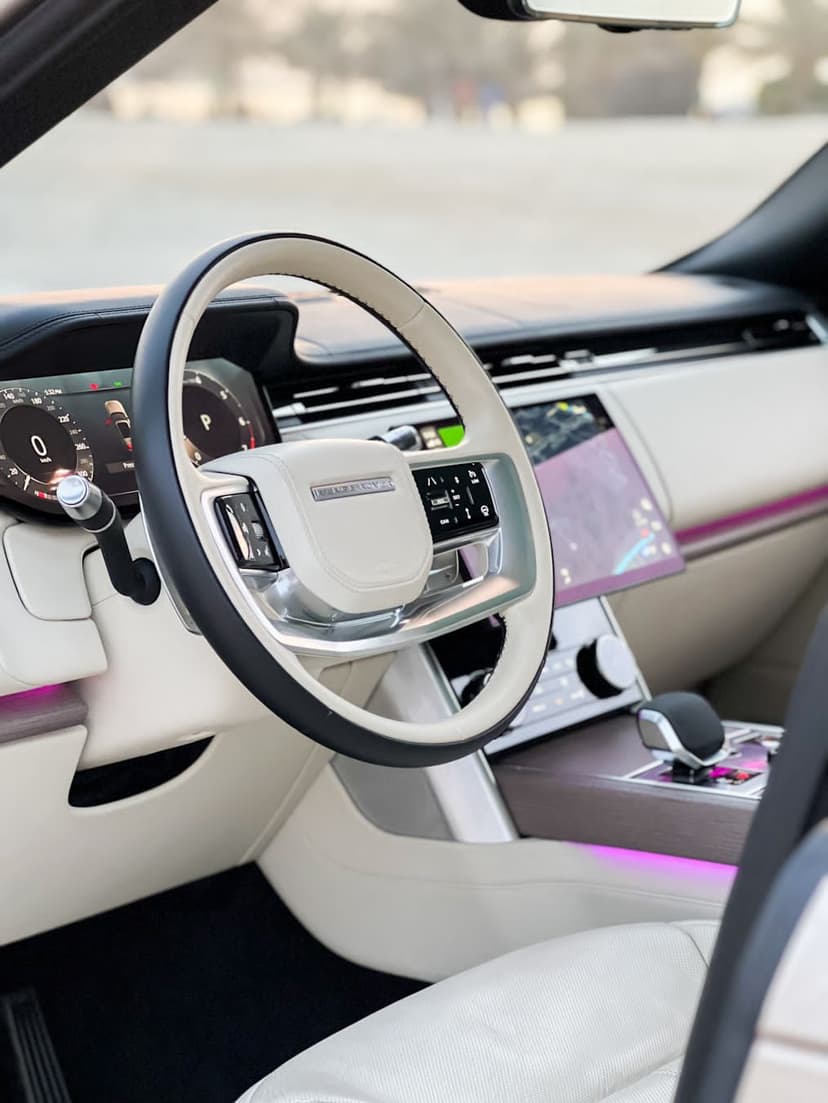 Range Rover Vogue First Edition 2022 Rental Dubai - View 7