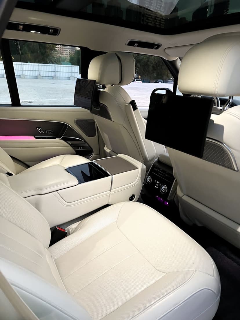 Range Rover Vogue First Edition 2022 Rental Dubai - View 9