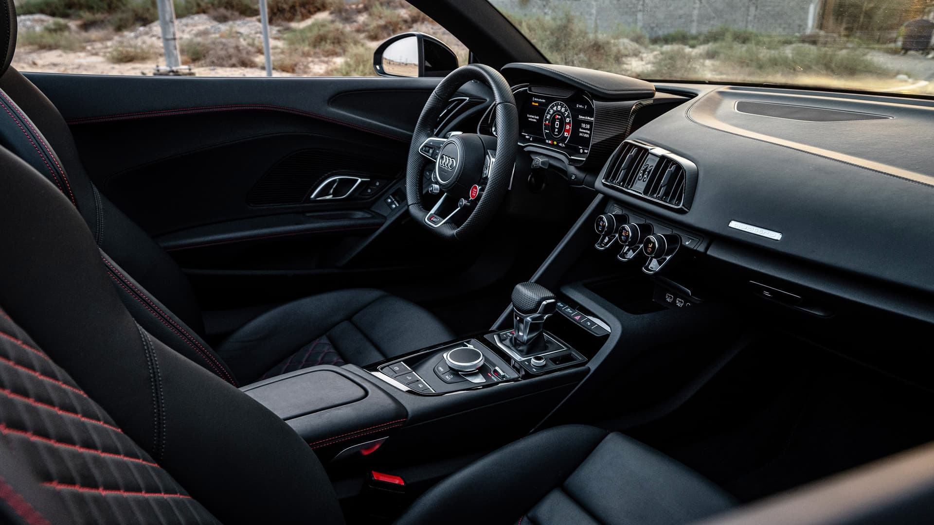 Audi R8 Spyder V10 Performance 2024 Rental Dubai - View 3