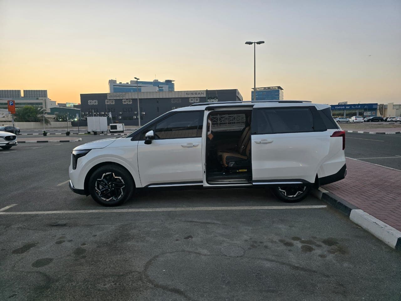 KIA CARNIVAL GCC MODEL 2025 Rental Dubai - View 4