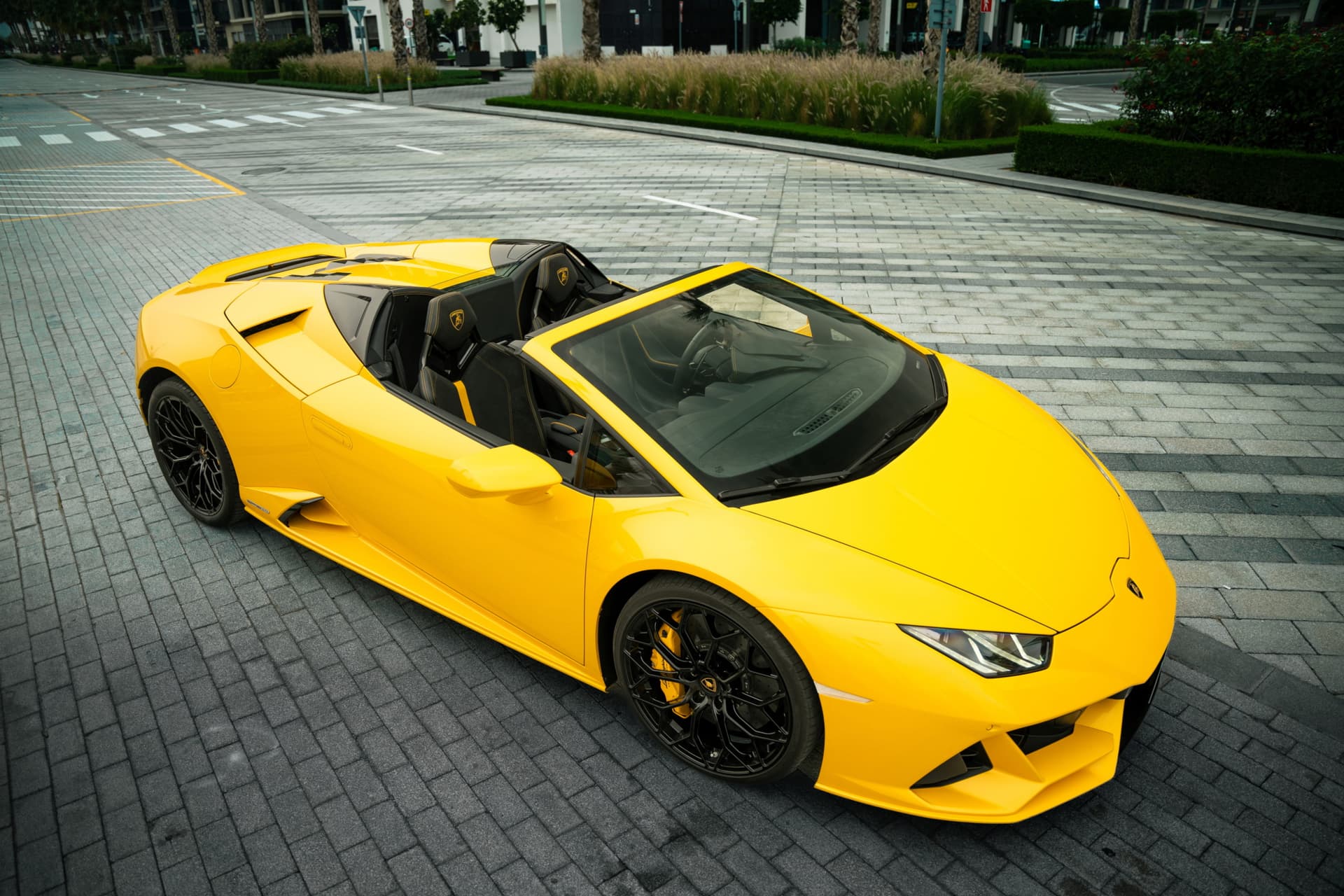 Lamborghini Huracan EVO Spyder 2023 Rental Dubai - View 2