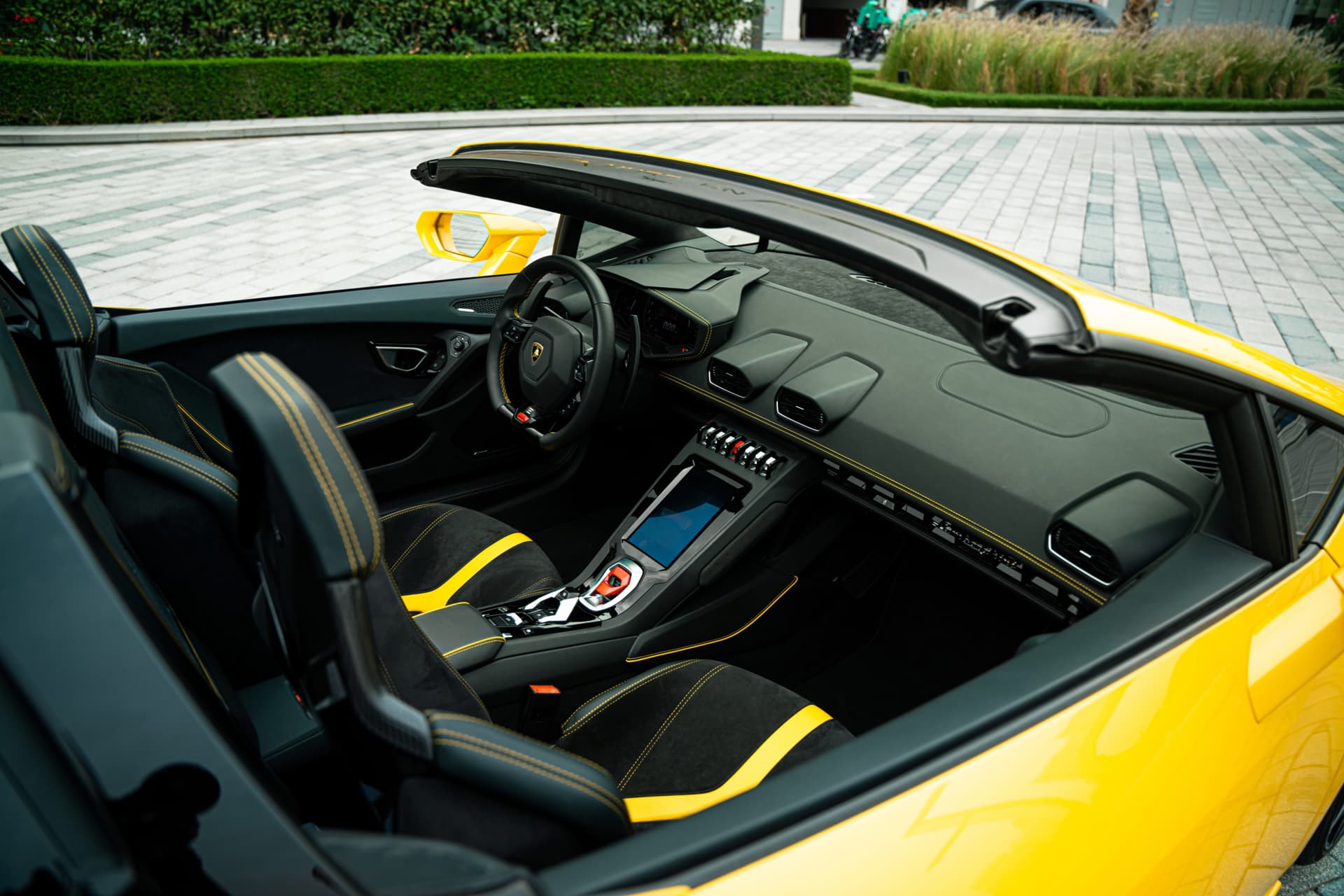 Lamborghini Huracan EVO Spyder 2023 Rental Dubai - View 4