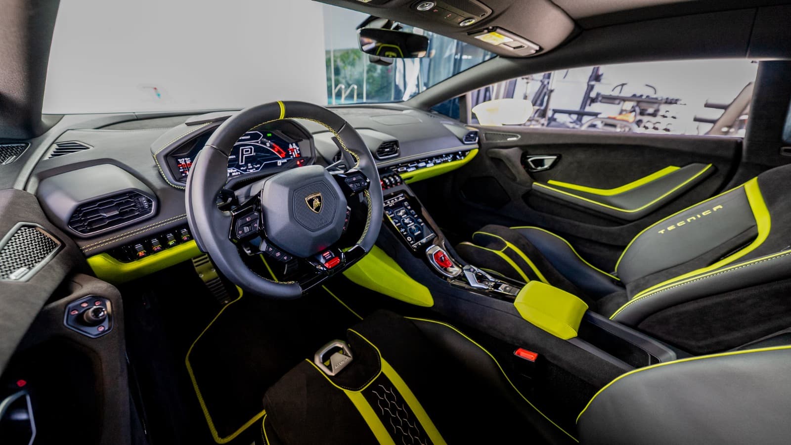 Lamborghini Huracan Tecnica 2024 Rental Dubai - View 2