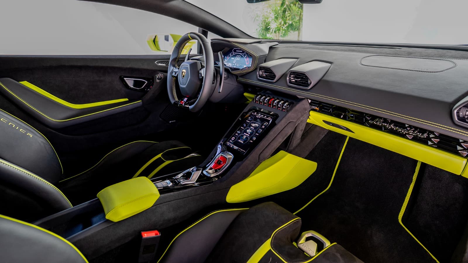 Lamborghini Huracan Tecnica 2024 Rental Dubai - View 4