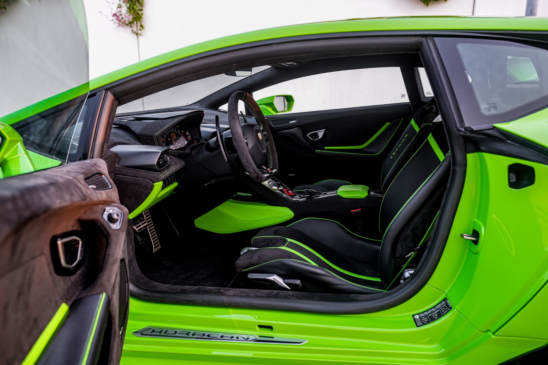 Lamborghini Huracan Tecnica 2025 Rental Dubai - View 3