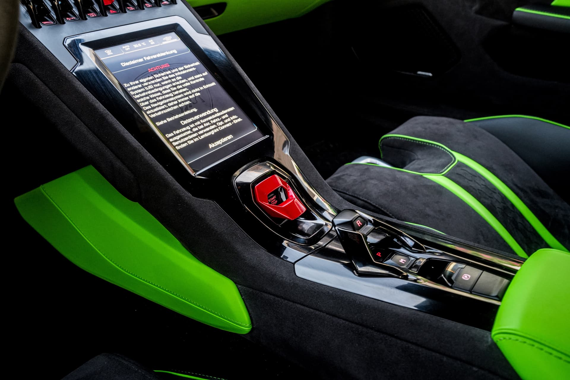 Lamborghini Huracan Tecnica 2025 Rental Dubai - View 4