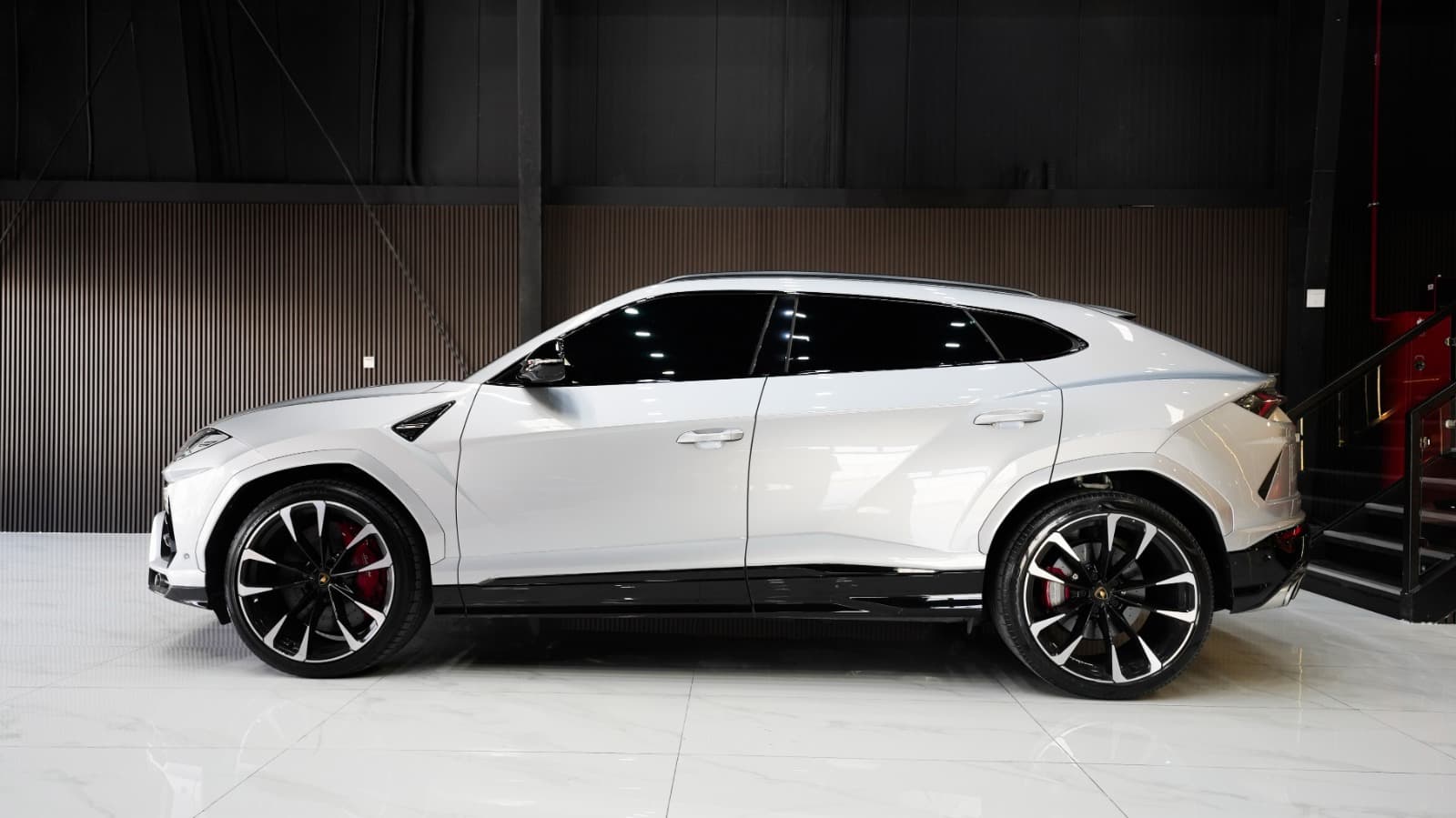 Lamborghini Urus 2021 Rental Dubai - View 3