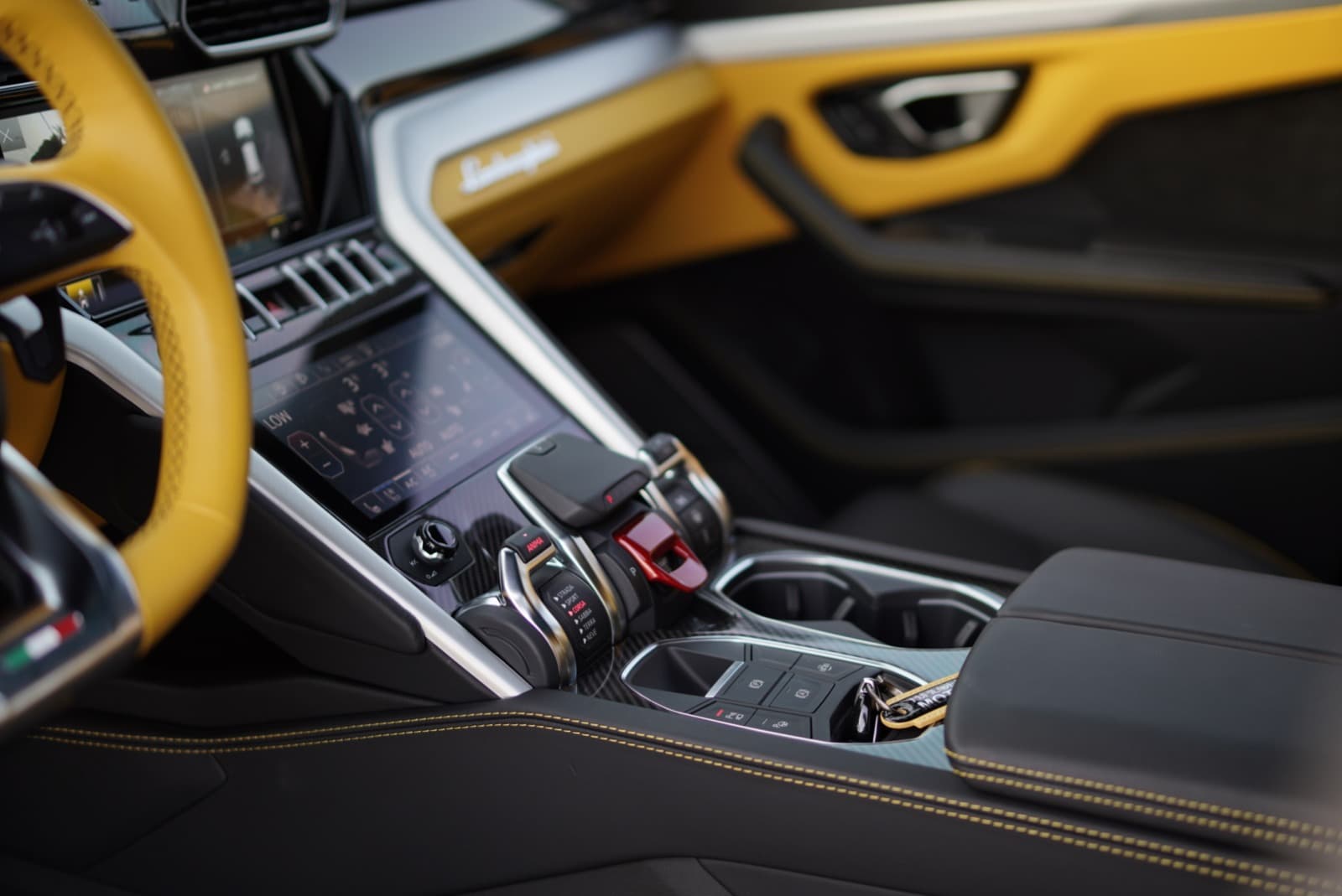 Lamborghini Urus S 2024 Rental Dubai - View 4