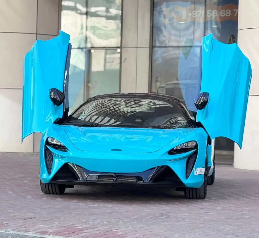 Mclaren Artura spyder 2025 limited edition Rental Dubai - View 2