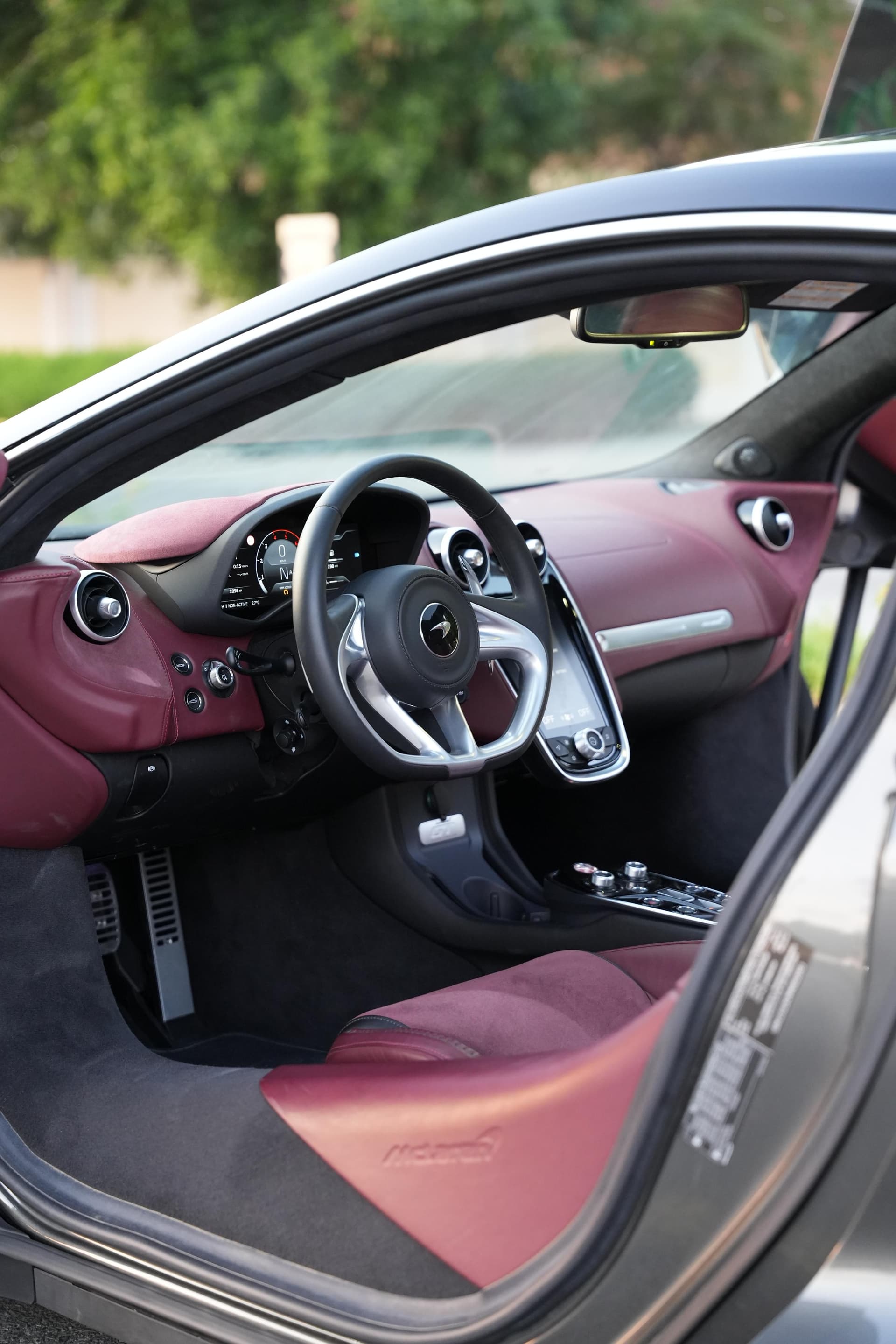 McLaren GT 2024 Rental Dubai - View 4