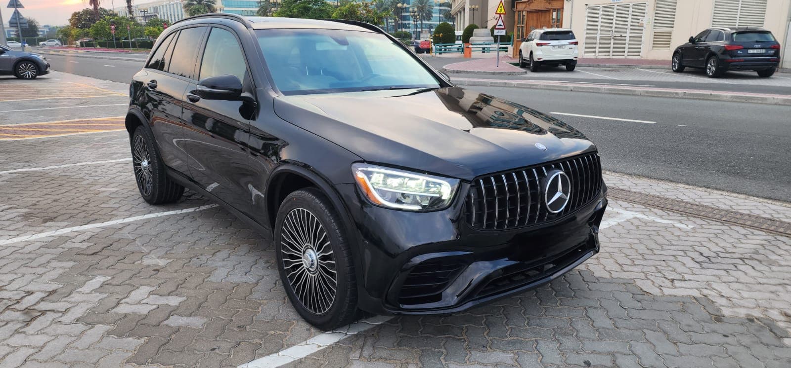 Mercedes-Benz GLC 300 2020 Rental Dubai - View 3