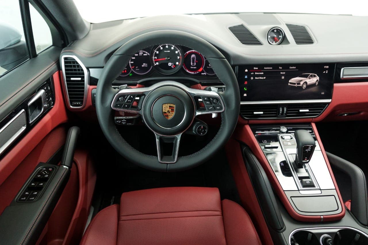 Porsche Cayenne 2023 Rental Dubai - View 3