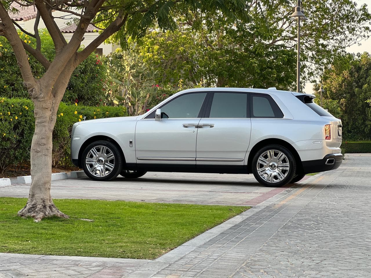 Rolls-Royce Cullinan 2020 huren Dubai - Detailweergave