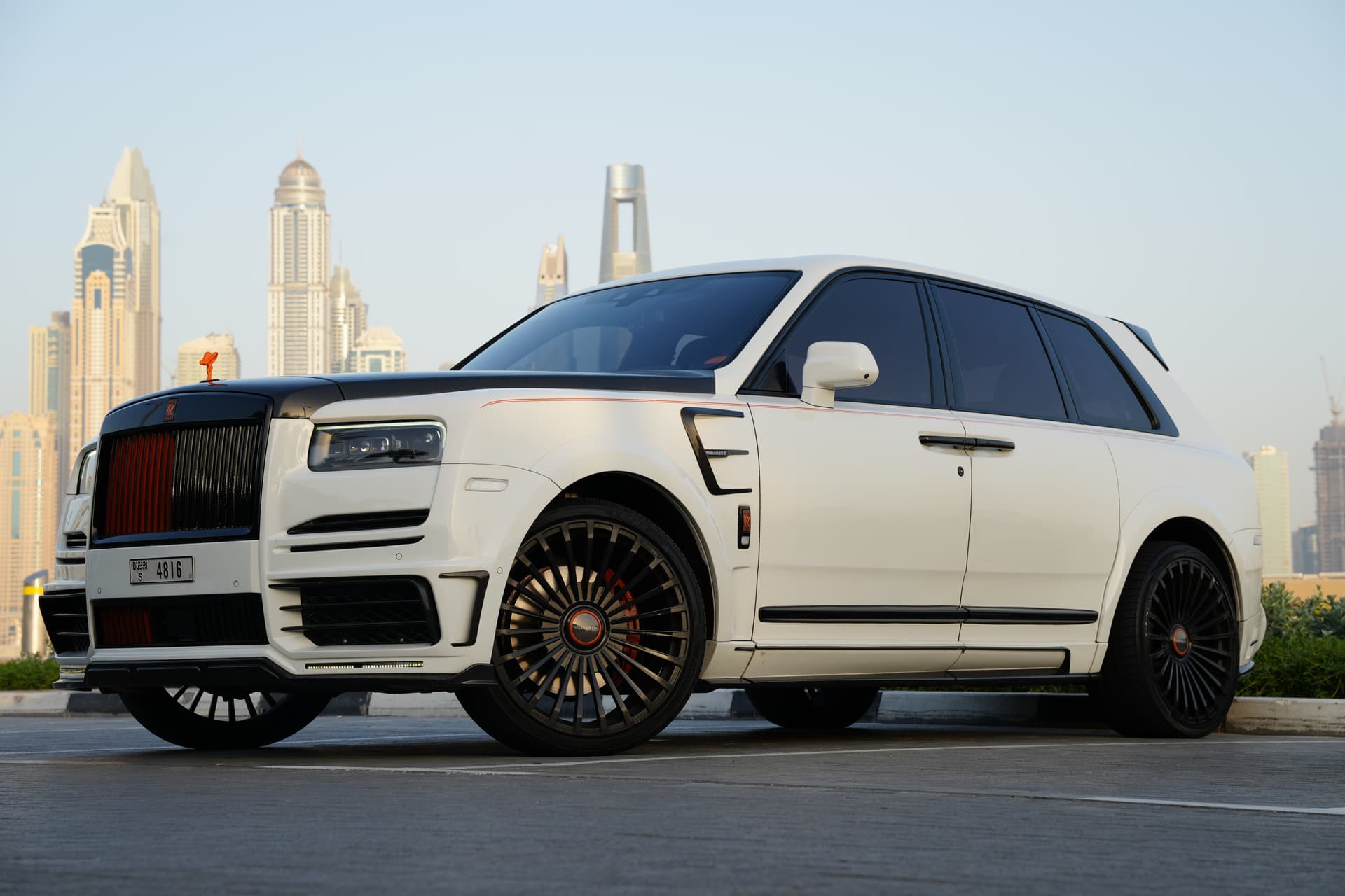 Rolls-Royce Cullinan Mansory 2021 huren Dubai - Detailweergave