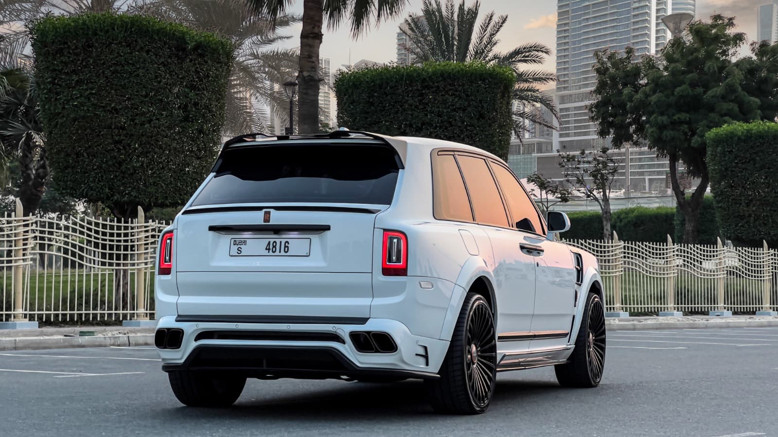 Rolls-Royce Cullinan Mansory 2021 huren Dubai - Detailweergave