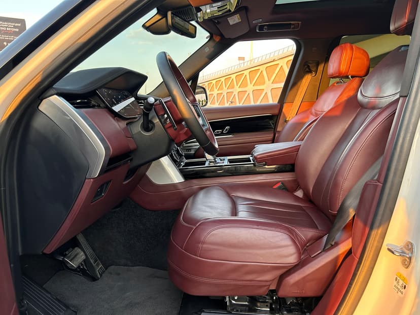 Range Rover vogue 2024 Rental Dubai - View 9