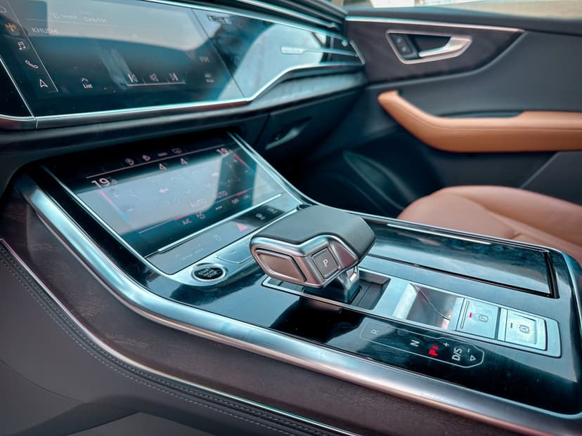 AUDI Q8 2023 Rental Dubai - View 11