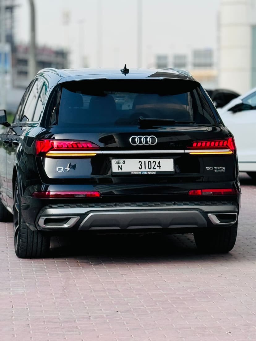 Audi Q7 2022 Rental Dubai - View 5