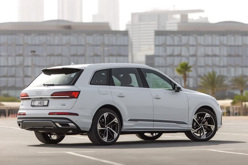 Rent Audi Q7 2023 in UAE