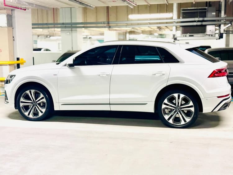 Rent Audi Q8 2022 in UAE