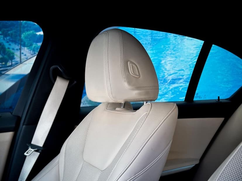 BMW 320i 2022 Rental Dubai - View 10