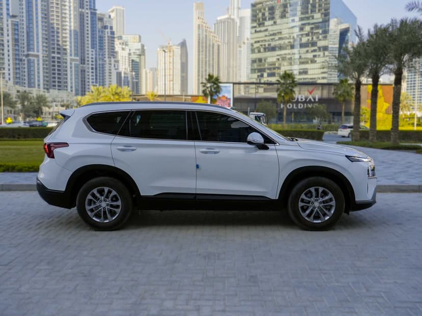 Hyundai Santa Fe 2023 Rental Dubai - View 4