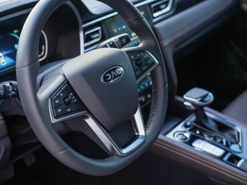 Rent JAC J7 2023 in UAE