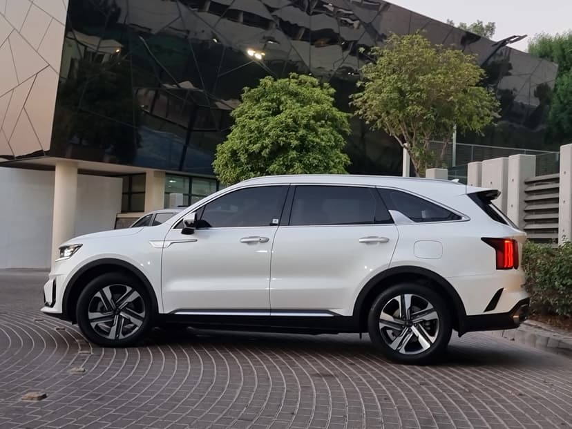 Rent KIA SORENTO 2022 in UAE