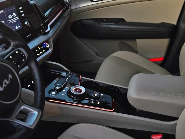 Rent KIA Sportage 2023 in UAE
