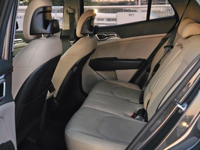 Rent KIA Sportage 2023 in UAE