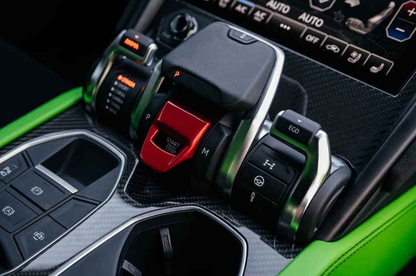 Rent LAMBORGHINI URUS 2021 in UAE