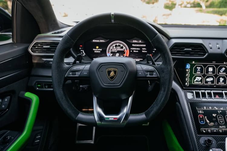Rent LAMBORGHINI URUS 2021 in UAE