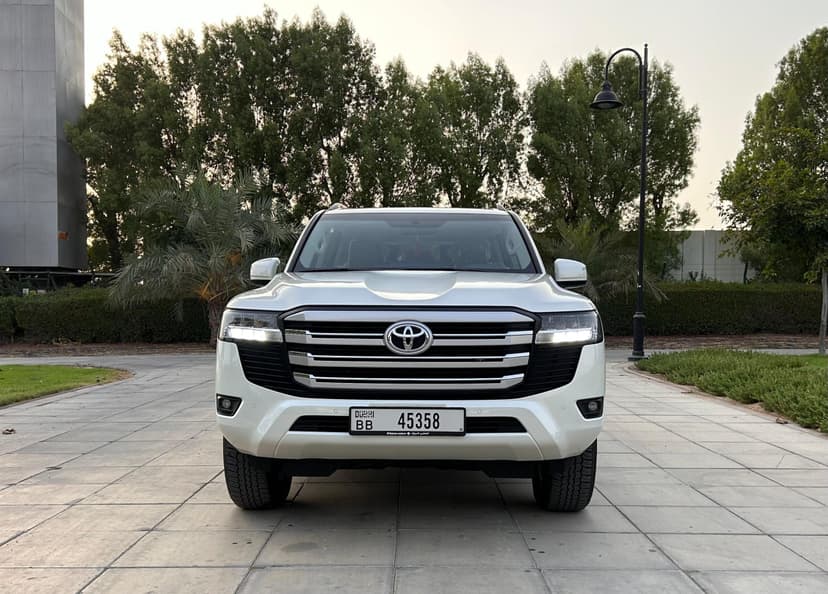 LAND CRUISER 2024 Rental Dubai - View 3