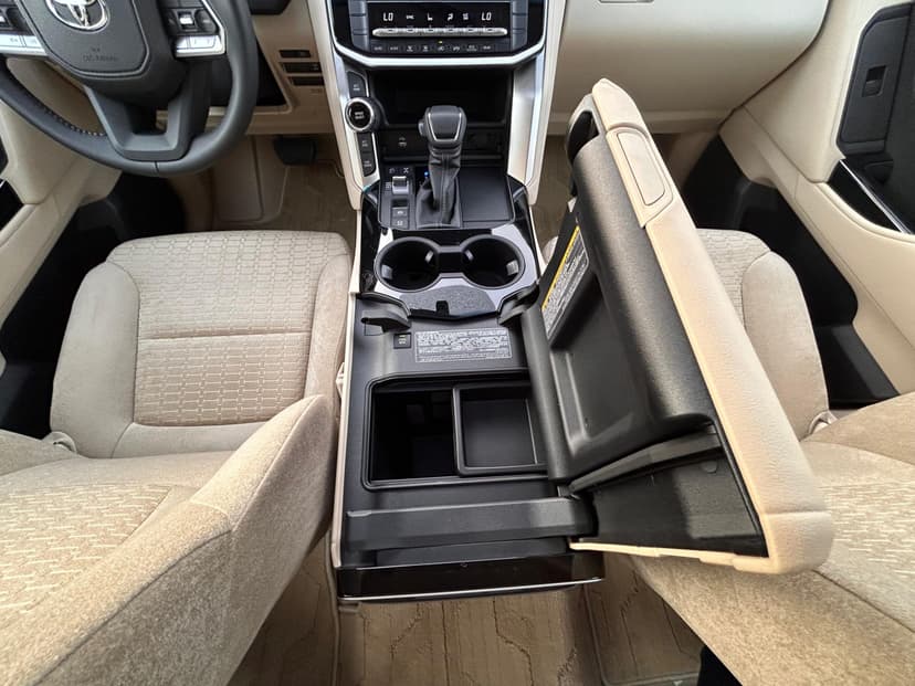 LAND CRUISER 2024 Rental Dubai - View 9