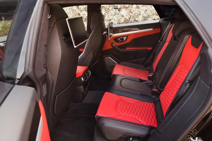 Rent Lamborghini Urus 2021 in UAE