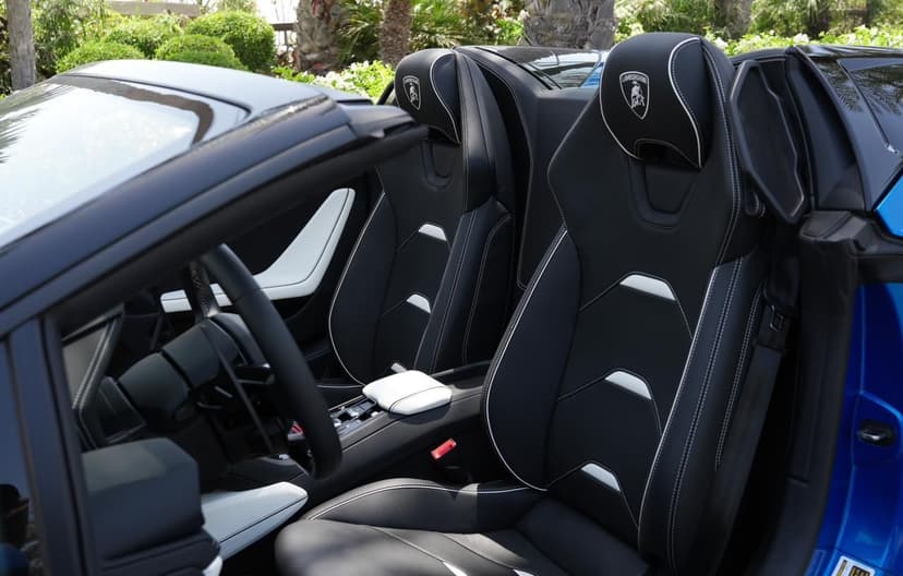 Lamborghini Huracan Evo Spyder 2023 Rental Dubai - View 3