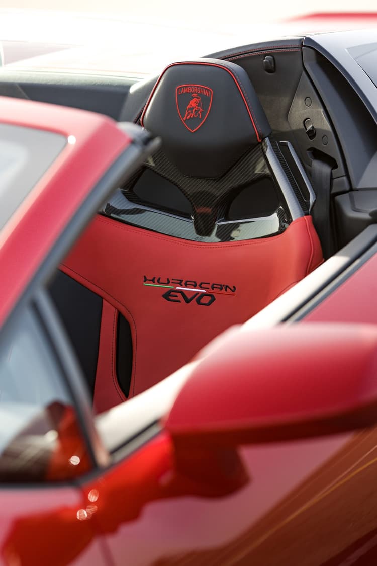 Rent Lamborghini Hurucan Evo Spyder 2022 in UAE