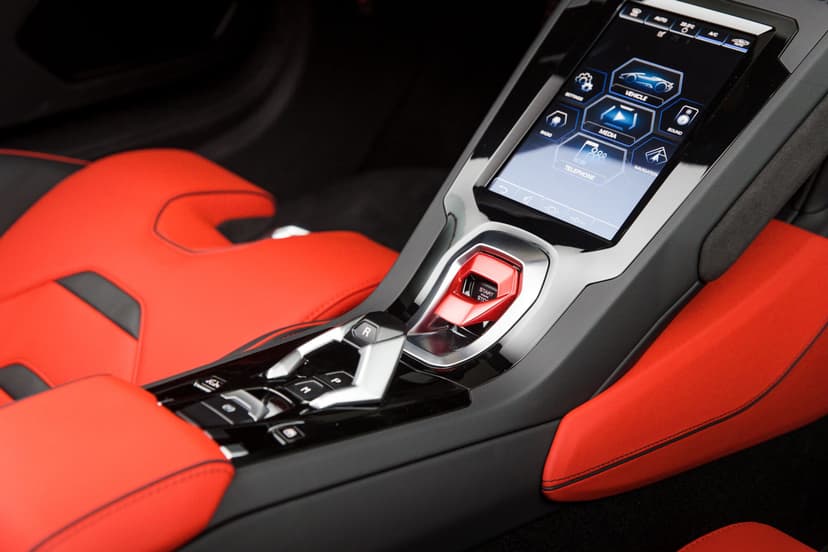 Lamborghini Hurucan Evo Spyder 2022 Rental Dubai - View 8