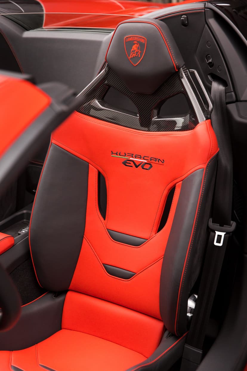 Lamborghini Hurucan Evo Spyder 2022 Rental Dubai - View 16