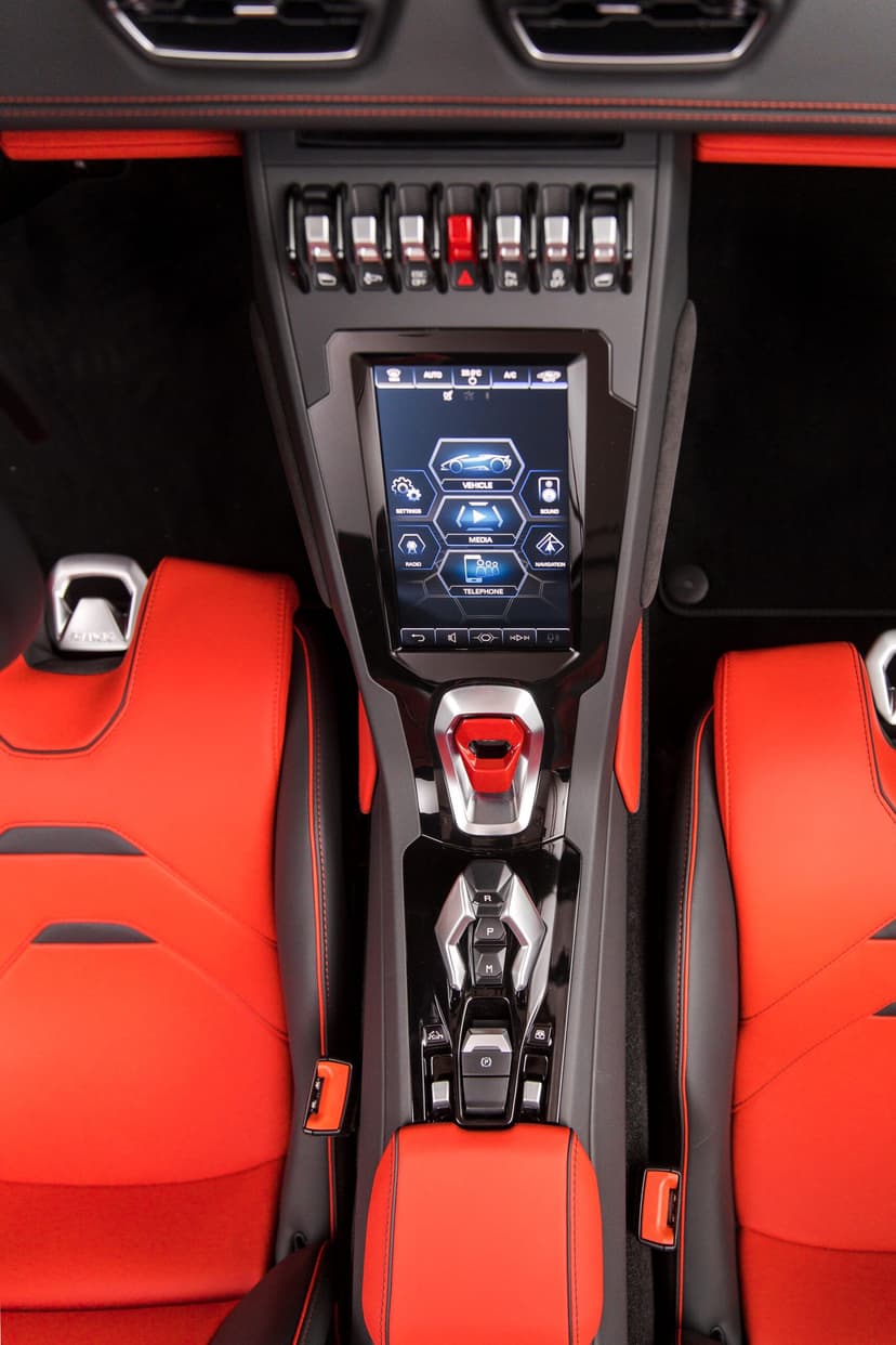 Lamborghini Hurucan Evo Spyder 2022 Rental Dubai - View 18