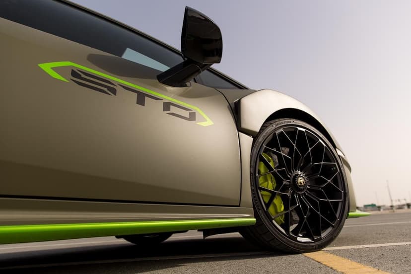 Lamborghini Hurucan STO 2023 Rental Dubai - View 2