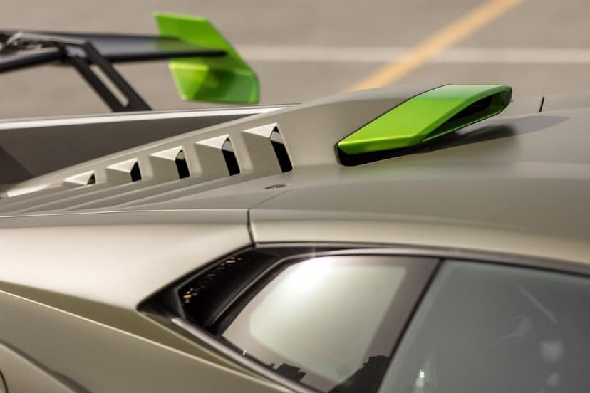 Lamborghini Hurucan STO 2023 Rental Dubai - View 9