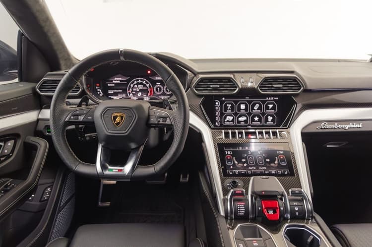 Rent Lamborghini Urus 2023 in UAE