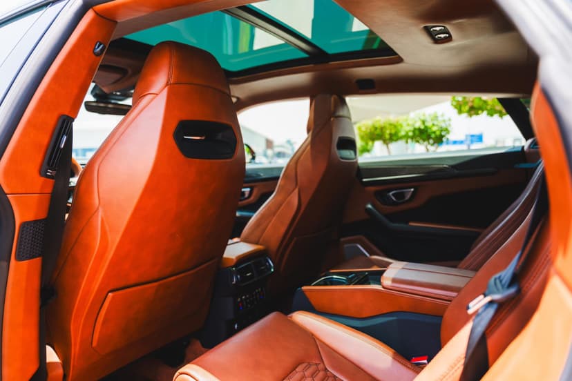 Lamborghini Urus Black 2022 Rental Dubai - View 7