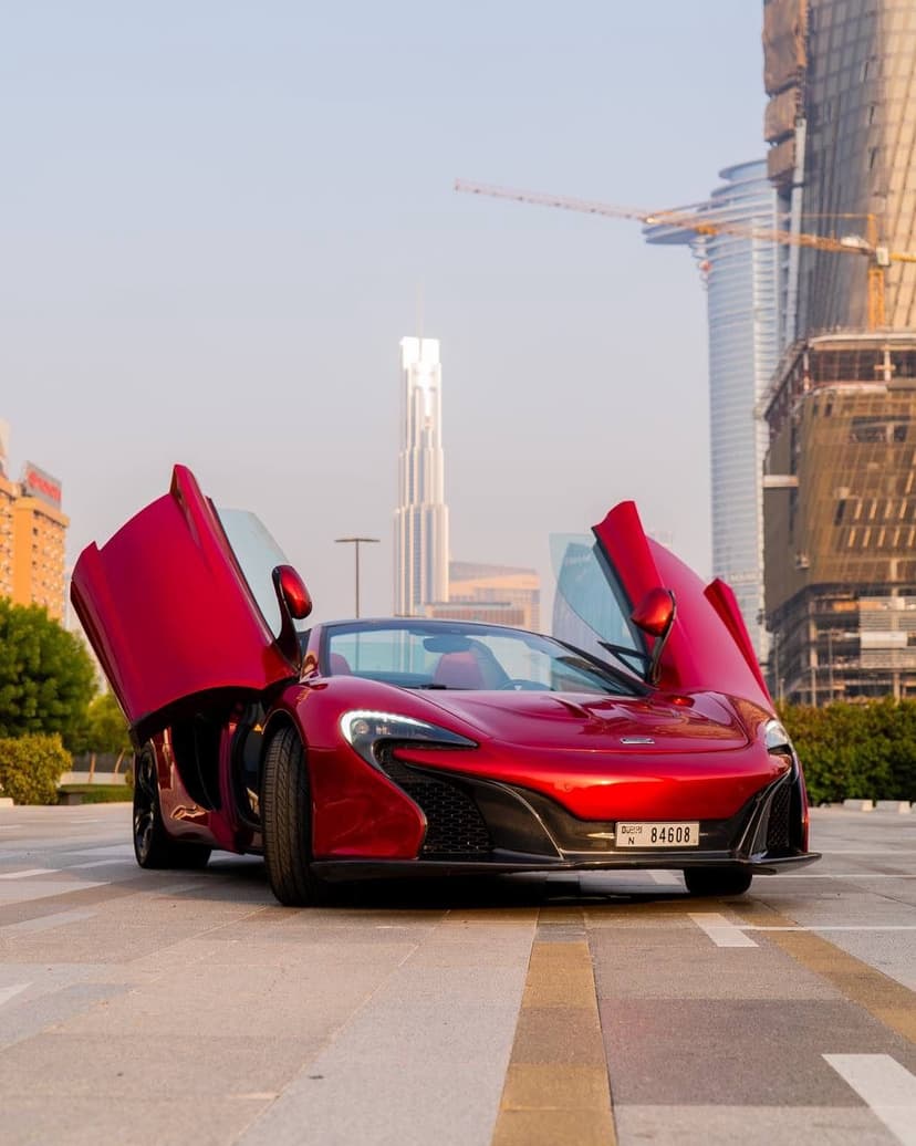 Rent MCLAREN MP4-12C SPIDER in UAE