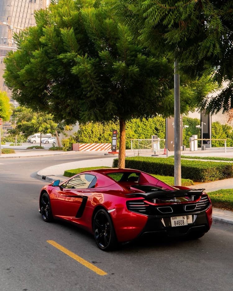Rent MCLAREN MP4-12C SPIDER in UAE