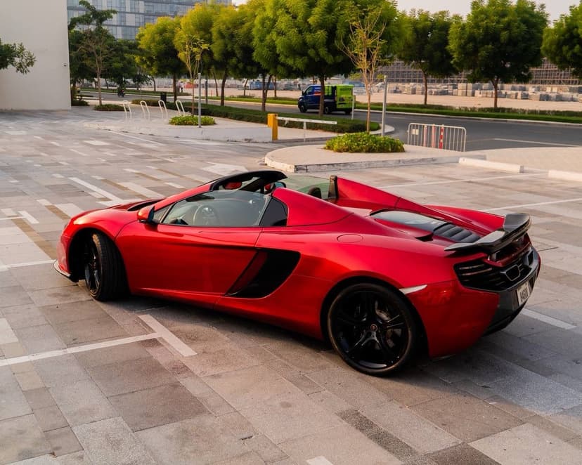 Rent MCLAREN MP4-12C SPIDER in UAE