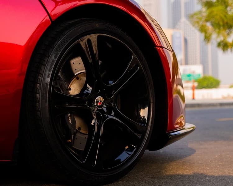 Rent MCLAREN MP4-12C SPIDER in UAE